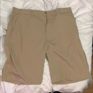 Men’s golf shorts